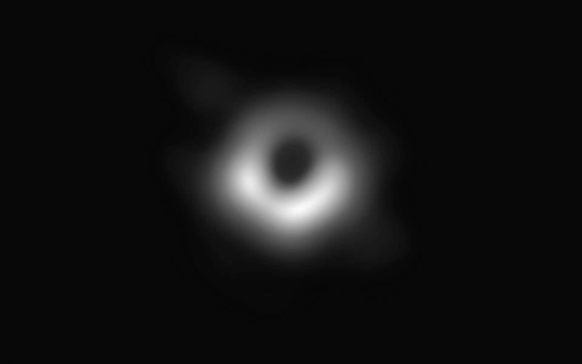 Auréole blanche sur fond noir